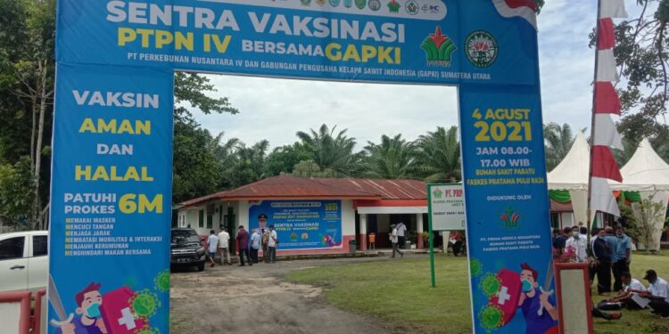 PTPN IV Adakan Sentra Vaksinasi Bersama GAPKI Sumut Di Rumkit Pratama Pulu Raja