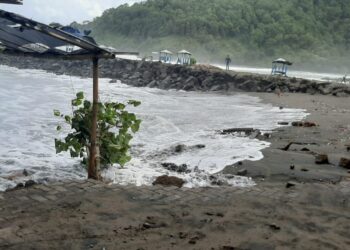 BPBD Minta Warga Kebumen Waspadai Gelombang Tinggi Pantai Suwuk