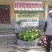 Kepala dinas pendidikan kabupaten lingga J Junaedi Adjam ketika berada di salah satu sekolah terpencil