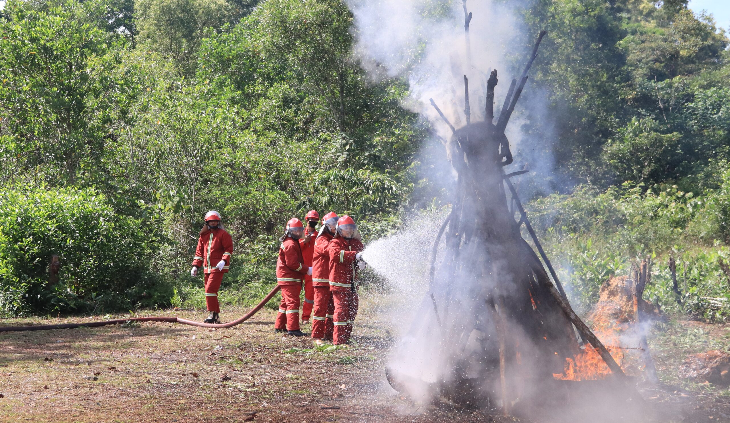 Ciptakan Kemampuan Handal Atasi Kebakaran, PT Timah Bersama Tim Pemadam Kebakaran Kundur Gelar Latihan Bersama