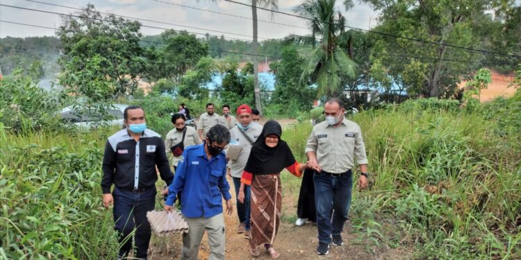 Sambut HUT Ke 9, IWO Karimun Bagikan 23 Paket Sembako