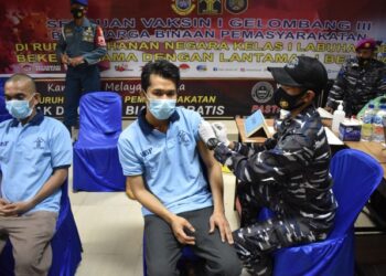 Kalapas Rutan Labuhan Deli Bersama Lantamal I Tinjau Gelar Vaksinasi Kepada Warga Binaan