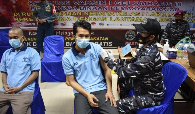 Kalapas Rutan Labuhan Deli Bersama Lantamal I Tinjau Gelar Vaksinasi Kepada Warga Binaan