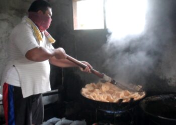 Kerupuk kemplang