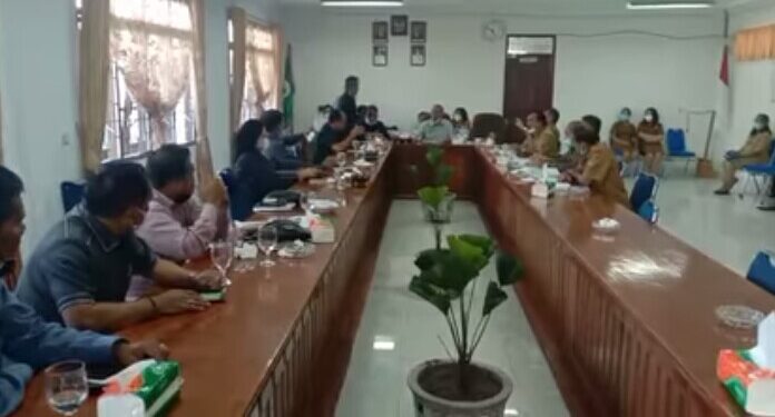 Rapat banggar dprd humbahas