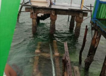 Pelabuhan roboh