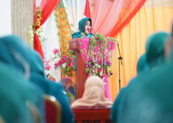 Ketua TP PKK Kabupaten Lingga, Maratussholiha Nizar lantik ketua TP KK Desa dan Kelurahan