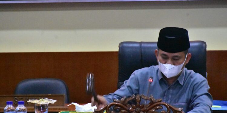 Ketua DPRD Lingga