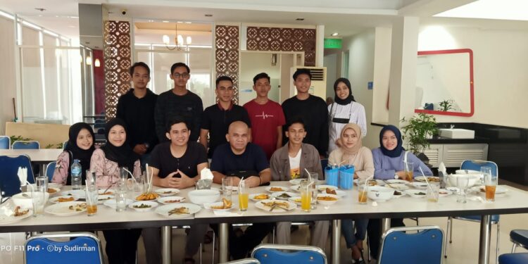 Pesan Ketua Komisi I DPRD Natuna Saat Bertemu Mahasiswa di Batam