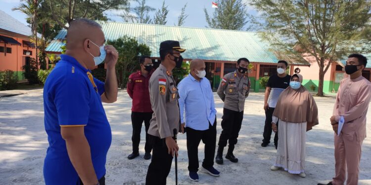 Kapolres Natuna dan Komisi I DPRD Sidak Prokes di Sekolah