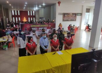 Serbuan Vaksinasi Kapolsek Medan Timur Dan Danramil 02/MT Bersama Yayasan Wijaya
