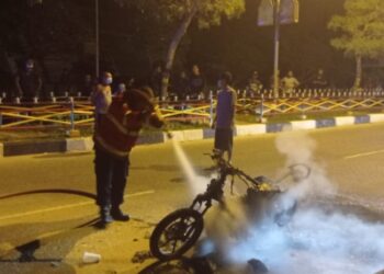 Selang Minyak Bocor, Motor Di Karimun Ludes Terbakar