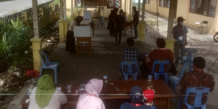 Pilkades di Pulau Sarok 6 Lokasi, Dimenangkan Telak Oleh Yasmi Darliansah