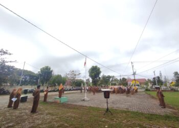 Kemenag Aceh Singkil Gelar Upacara Penghormatan Bendera Merah Putih