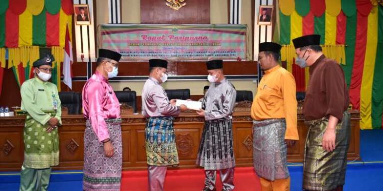 Gelar Paripurna, APBD 2022 Kabupaten Lingga Diproyeksi Defisit 14 Miliar
