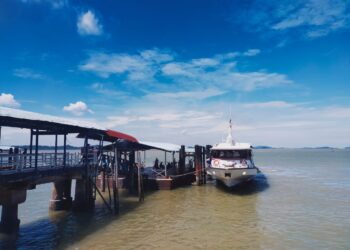 Bupati Karimun : kita Akan Menunggu Keputusan
