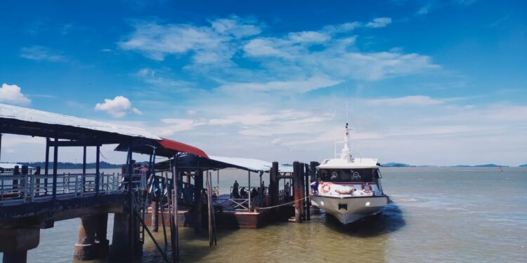 Bupati Karimun : kita Akan Menunggu Keputusan