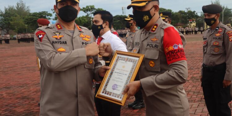 Gagalkan Peredaran 9,4 Kg Sabu, Kapolres Lhokseumawe dan 14 Personel Dapat Penghargaan Dari Kapolda Aceh