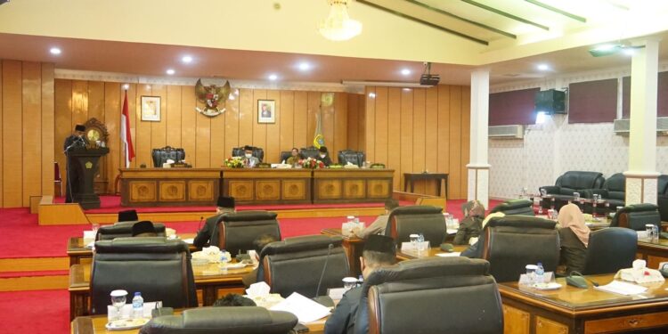 Saat Rapat Paripurna, Demokrat Usulkan Pengadaan Makam Pahlawan Di Pulau Karimun Besar