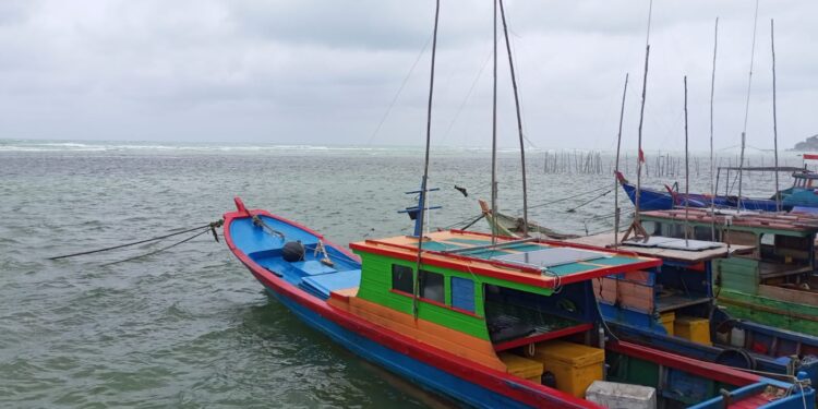 Malam ini,Tiga Pompong Yang Sempat Hilang Komunikasi Akhirnya Selamat dan Bersandar Di Pelabuhan Teluk Baru