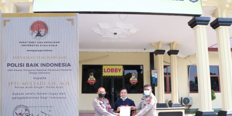 Kasat Lantas Polres Aceh Singkil Terima Penghargaan Program 1000 Polisi Baik