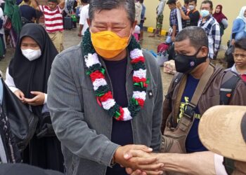 Bupati Anambas Beserta Rombongan Mubes Prov Sus Tempuh Gelombang Tinggi Menuju Natuna