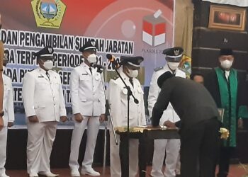 Bupati Karimun Lantik Delapan Kepala Desa Periode 2021-2027 