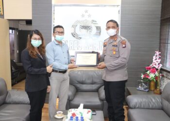 Kapolres Karimun Terima Penghargaan Dari Bank BNI