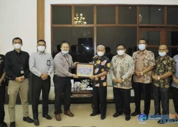 Bupati Asahan Terima Piagam Penghargaan Dari Menteri Keuangan
