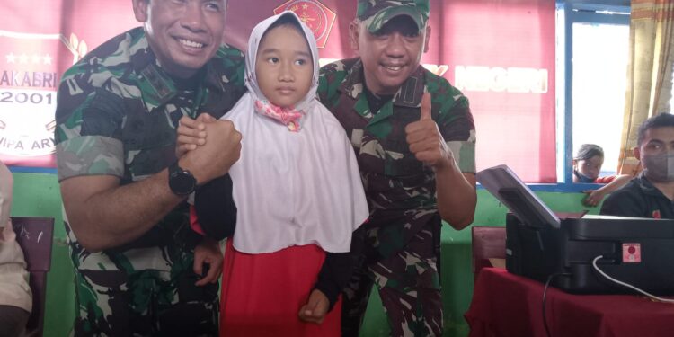 Dandim 0318/Natuna Dan Dandenhanud Paskhas 477 Natuna Motivasi Anak Usia 6 – 11 Tahun Untuk Tidak Takut Saat Divaksin