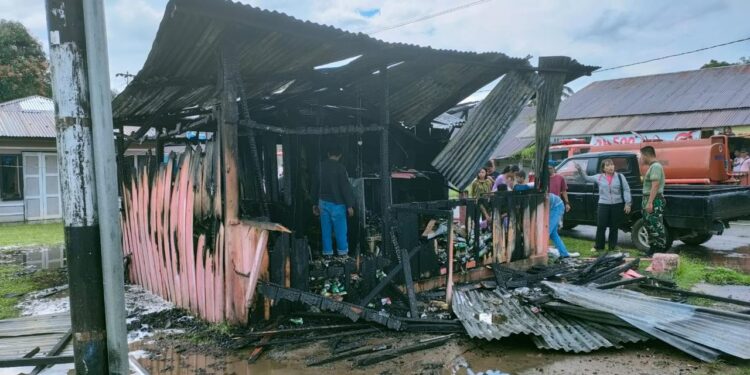 Warung Kelontong Terbakar, Tempat Mengais Rejeki Terhenti