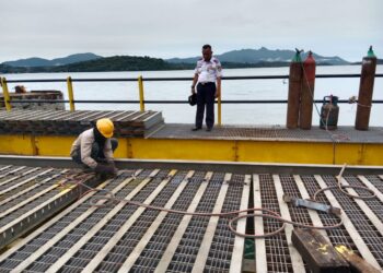 Pengerjaan Ramp Door Pelabuhan Roro Molor Akibat Cuaca