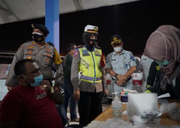 Operasi Lilin Seulawah 2021, Polres Lhokseumawe Lakukan Tes Urin dan Periksa Prokes di Terminal Bus Mon Geudong