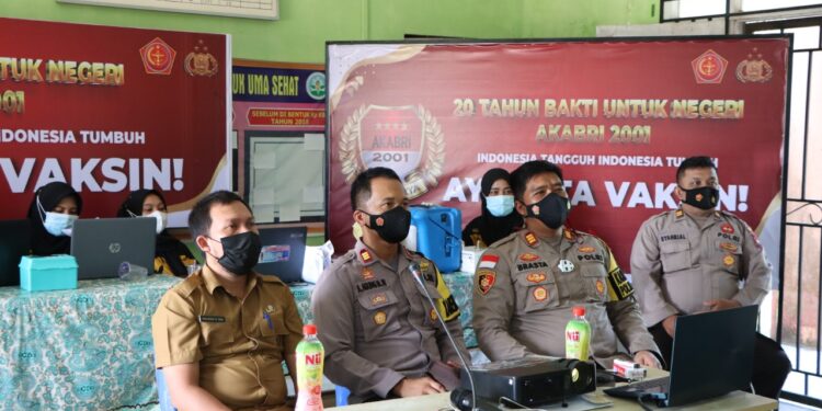 Alumni AKABRI 2001 DWIPA ARYA Laksanakan Vaksinasi Massal Dan Pembagian Sembako Di Kabupaten Karimun