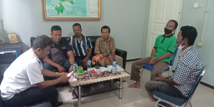 Warga Linau Temui BPN Lingga