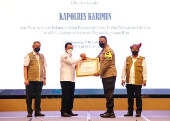 Berhasil Tangani Covid Dan Vaksin, Kapolres Karimun Terima Penghargaan Dari Gubernur Kepri