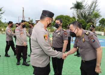 Kapolres Natuna Pimpin Upacara Korp Raport Kenaikan Pangkat 26 Personil