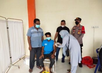 Sasar Wisatawan, Polsek Blang Mangat Sediakan Gerai Vaksin di Taman Rekreasi Air
