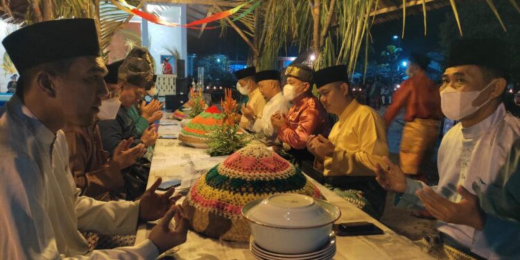 Mengembalikan Kearifan Lokal, Bupati Lingga Apresiasi Inovasi Pemerintah Desa Tanjung Harapan