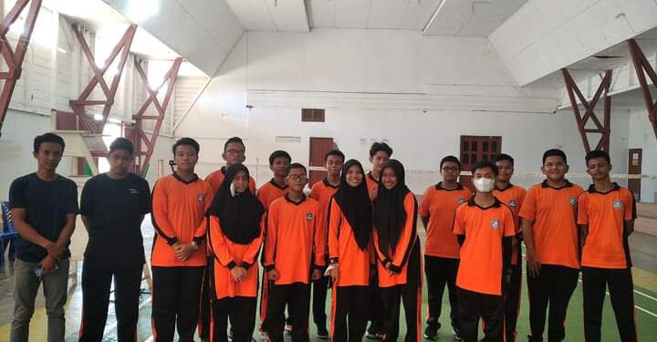 Ketua KONI Buka Pertandingan Bulu Tangkis SMA Negeri 1 Singkep