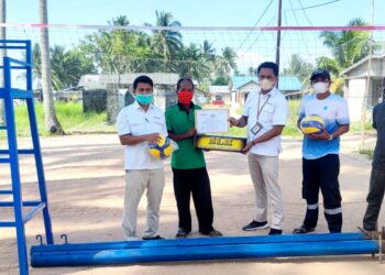 PT Timah TBK Bantu Sarana Olahraga Untuk Warga Kelurahan Sawang