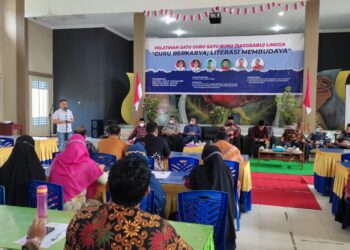 Bupati Buka Pelatihan, Satu Guru Satu Buku