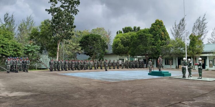 Upacara 17 Perdana, Dandim 0318/Natuna Pimpin Upacara Di Masa Pandemi Covid-19 Di Wilayah Kabupaten Natuna