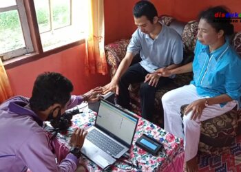 Disdukcapil Lingga Berikan Pelayanan Hingga ke Rumah Warga