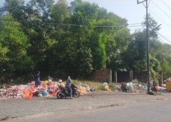 Sampah Di Pasar Bukit Tembak Kembali Menumpuk
