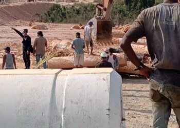 Ingin Berangkat Kerja, Naas Warga Karimun Tertimbun Tanah Longsor