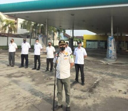 Di Medan Sunggal, Bulan Bakti Praja Wibawa Sosialisasikan PKL,  Prokes,  Penertiban Spanduk & Parkir Liar