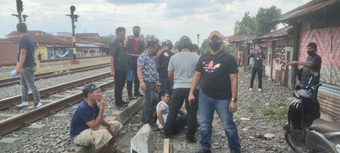 Gerebek Perkampungan Rawan Narkoba di Pinggiran Rel Tembung, 5 Orang Diamankan