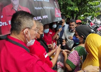 Peringati HUT PDIP ke-49 dan Imlek 2573, Wong Chun Sen Bagikan Sembako