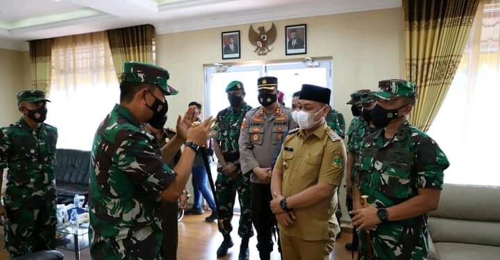 Bupati Lingga Sambut Danlantamal IV Tanjung Pinang